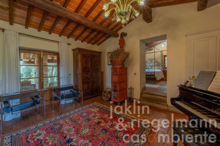 Image No.36-6 Bed Country House for sale