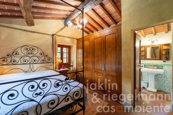 Image No.38-6 Bed Country House for sale