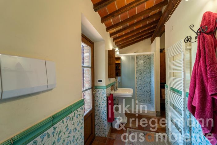 Image No.40-6 Bed Country House for sale