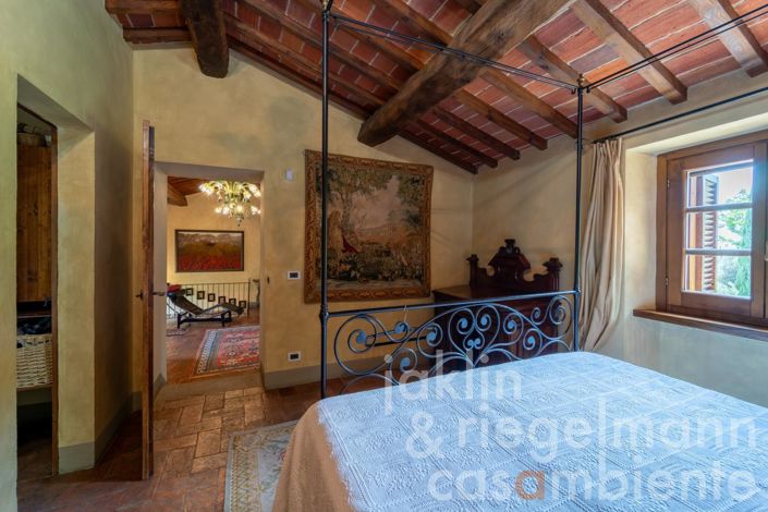 Image No.42-6 Bed Country House for sale