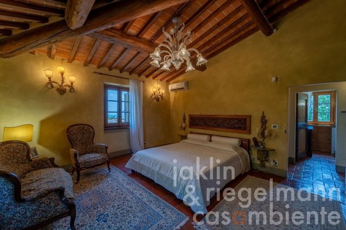 Image No.43-6 Bed Country House for sale