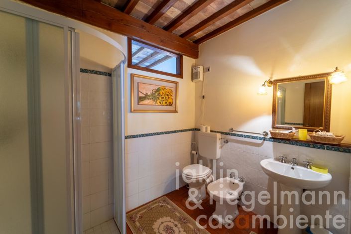 Image No.52-6 Bed Country House for sale