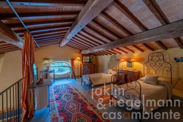 Image No.54-6 Bed Country House for sale