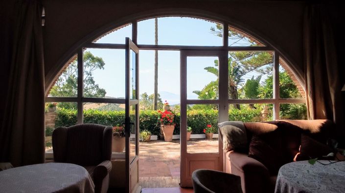 Image No.2-6 Bed Villa for sale