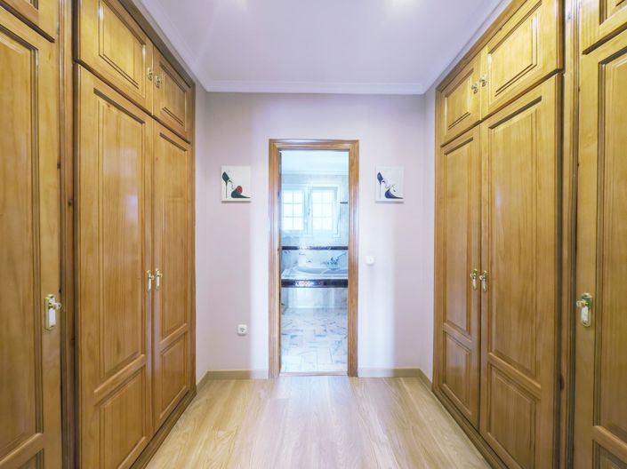 Image No.29-4 Bed Villa for sale