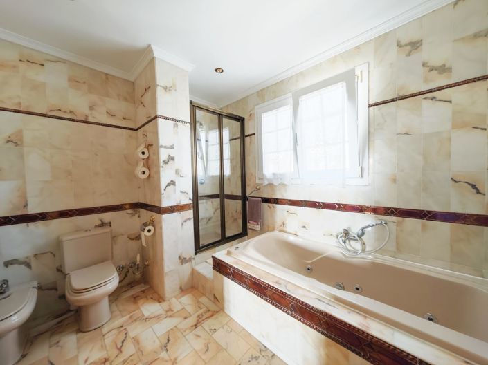 Image No.30-4 Bed Villa for sale