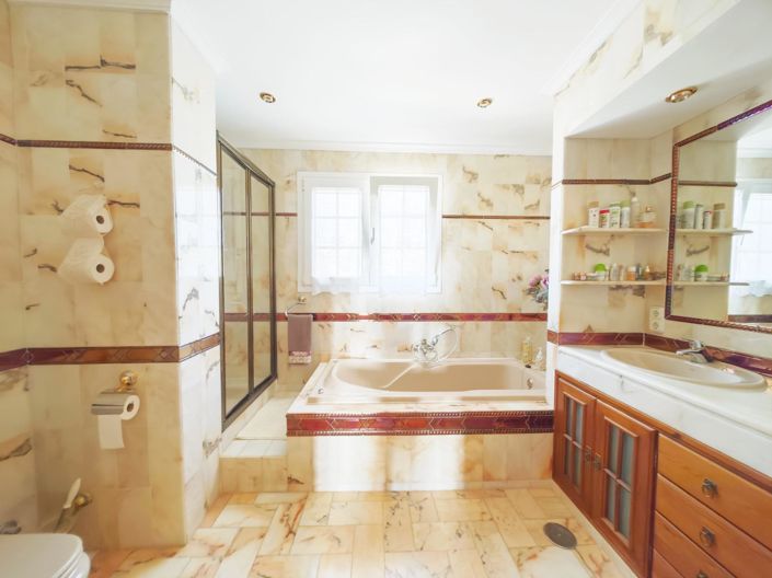 Image No.31-4 Bed Villa for sale