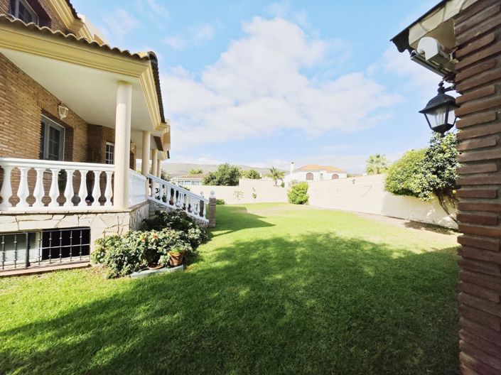 Image No.4-4 Bed Villa for sale