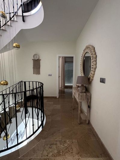 Image No.15-4 Bed Townhouse for sale