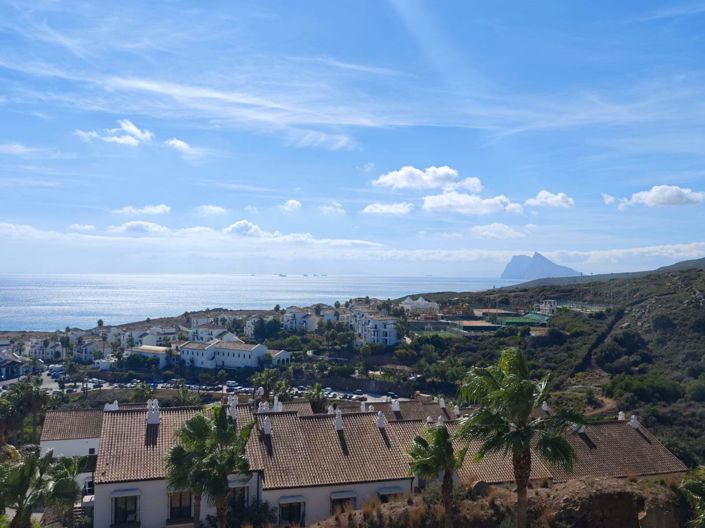 Image No.4-4 Bed Property for sale