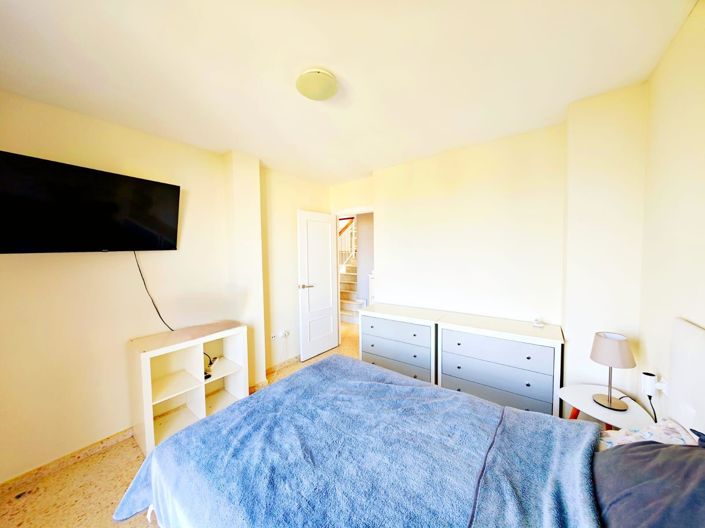 Image No.10-3 Bed Property for sale