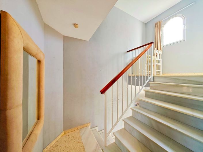 Image No.2-3 Bed Property for sale