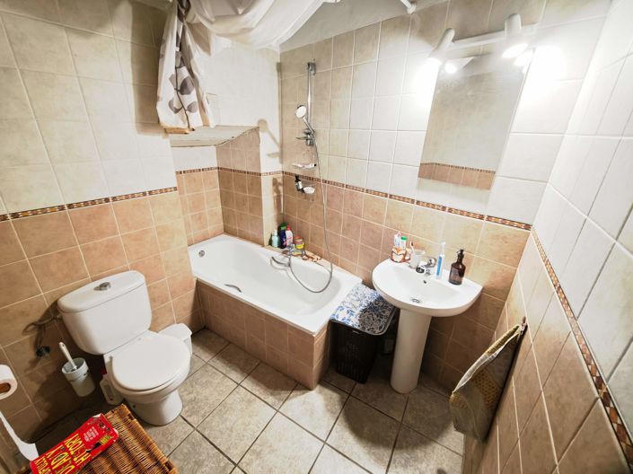 Image No.7-3 Bed Village House for sale