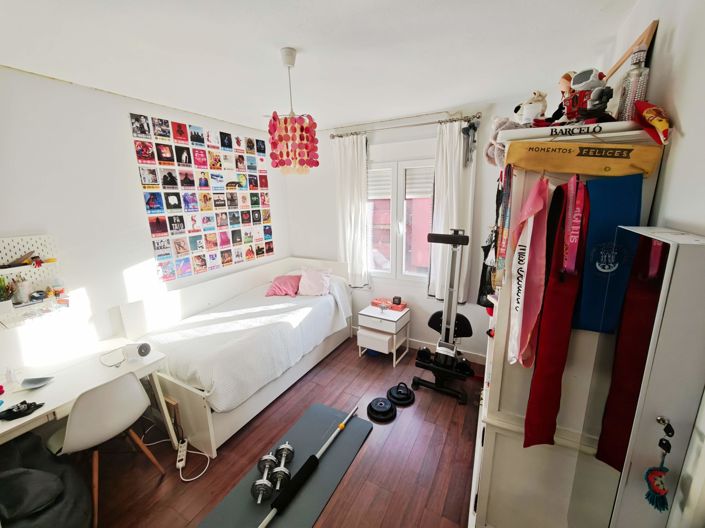 Image No.14-4 Bed Flat for sale