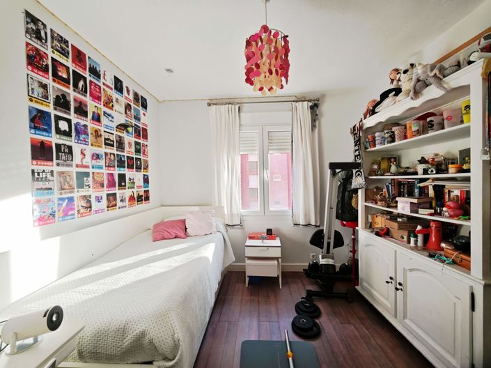 Image No.15-4 Bed Flat for sale