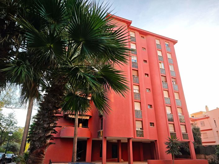 Image No.27-4 Bed Flat for sale