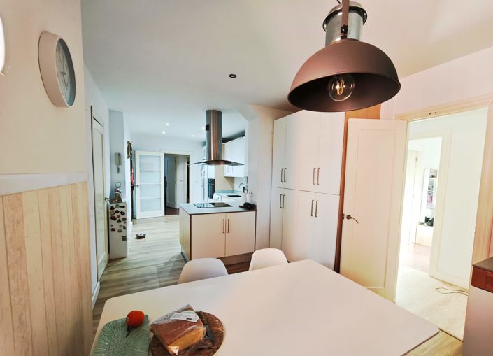 Image No.4-4 Bed Flat for sale