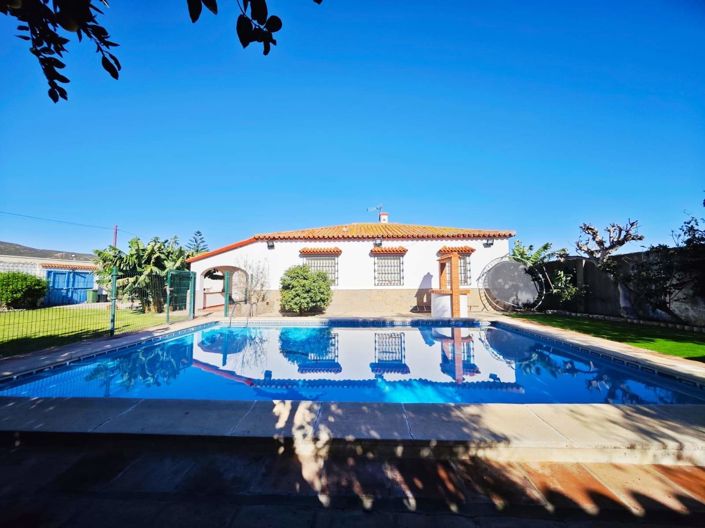 Image No.1-3 Bed Villa for sale