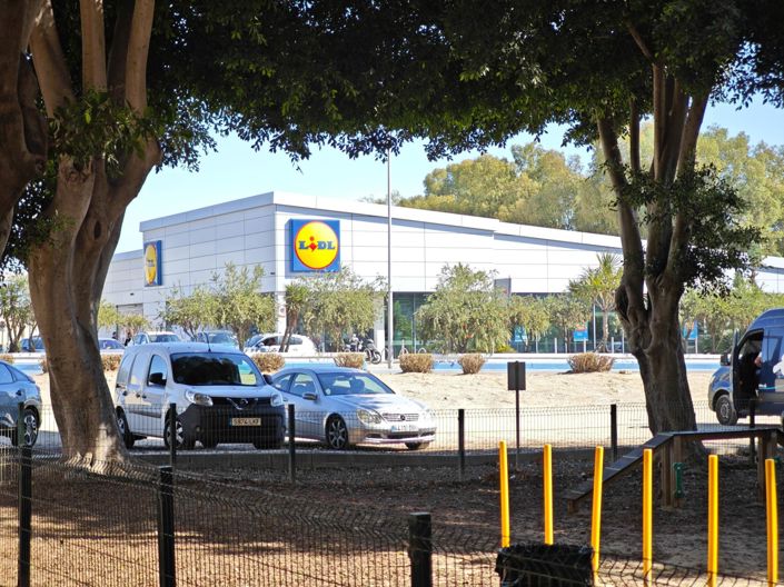 Image No.21-3 Bed Flat for sale