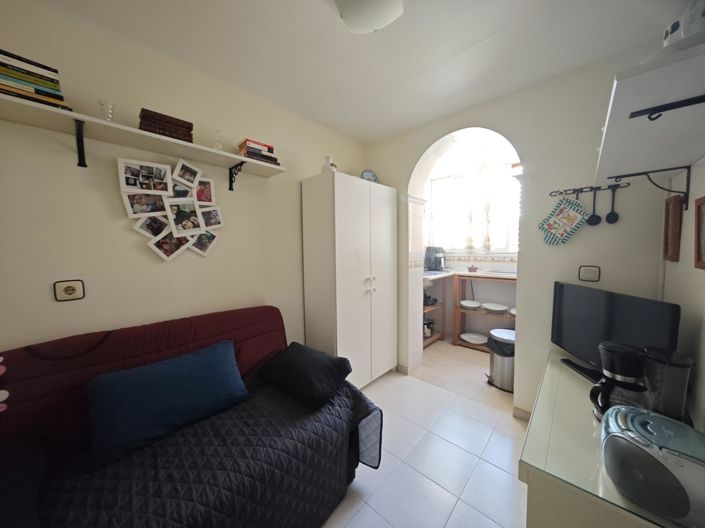 Image No.9-3 Bed Flat for sale