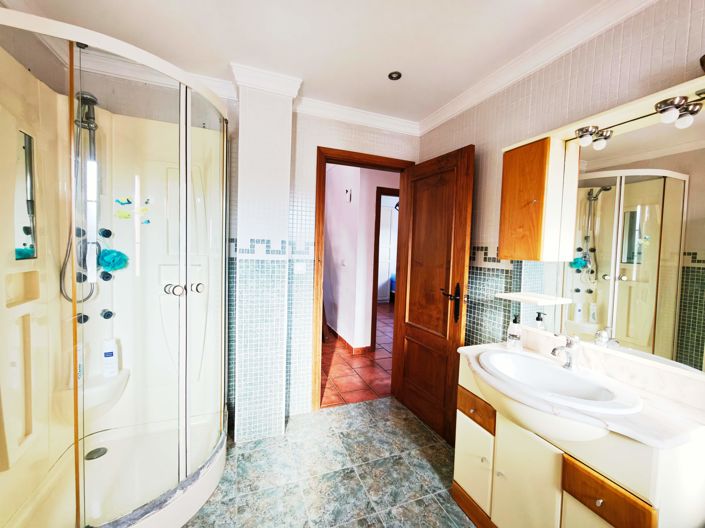 Image No.11-4 Bed Villa for sale