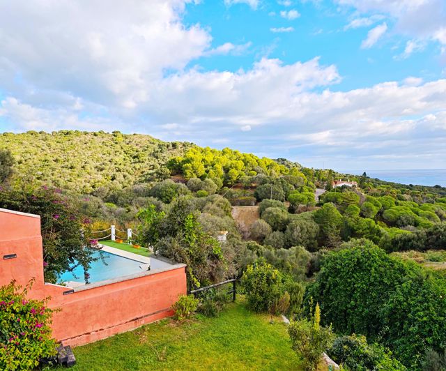 Image No.2-Villa de 4 chambres à vendre à Algeciras