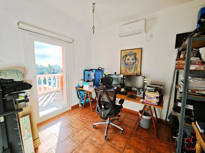 Image No.6-Villa de 4 chambres à vendre à Algeciras