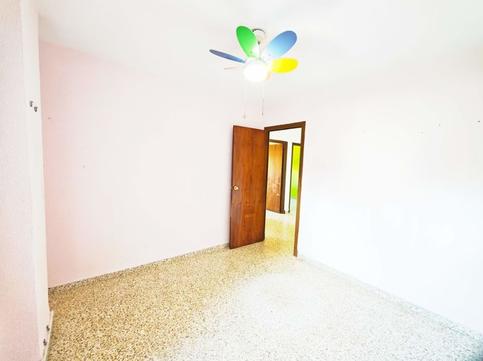 Image No.16-4 Bed Flat for sale