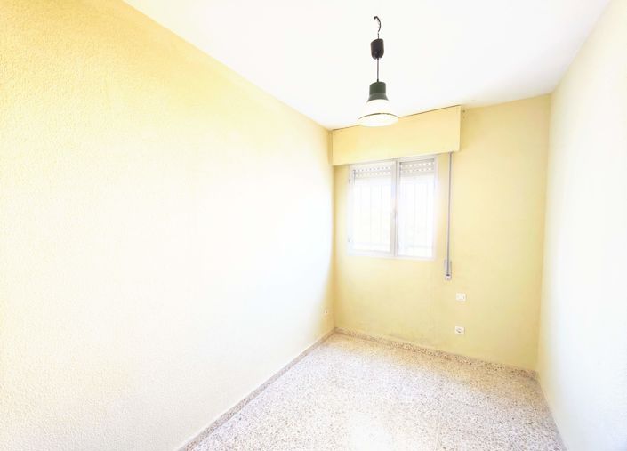 Image No.19-4 Bed Flat for sale