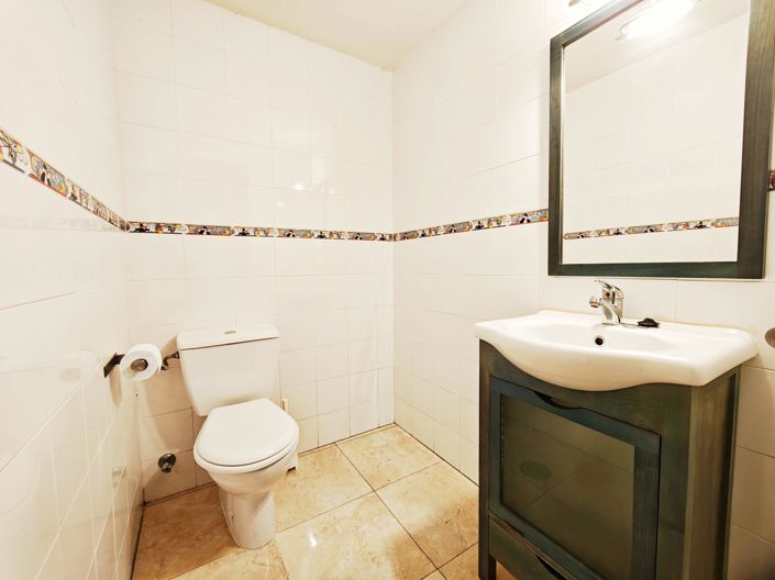 Image No.4-4 Bed Flat for sale