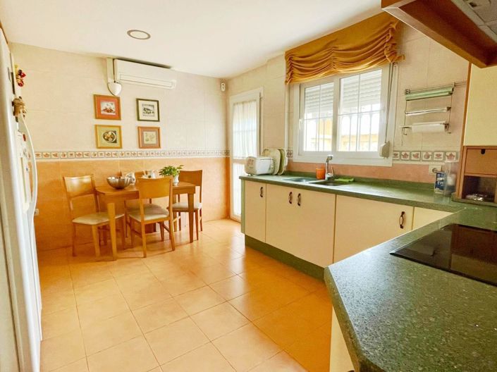 Image No.14-4 Bed Villa for sale