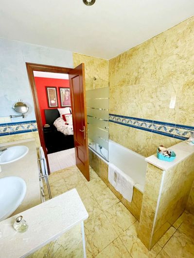 Image No.18-4 Bed Villa for sale