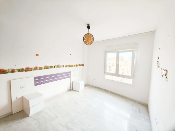 Image No.10-3 Bed Flat for sale