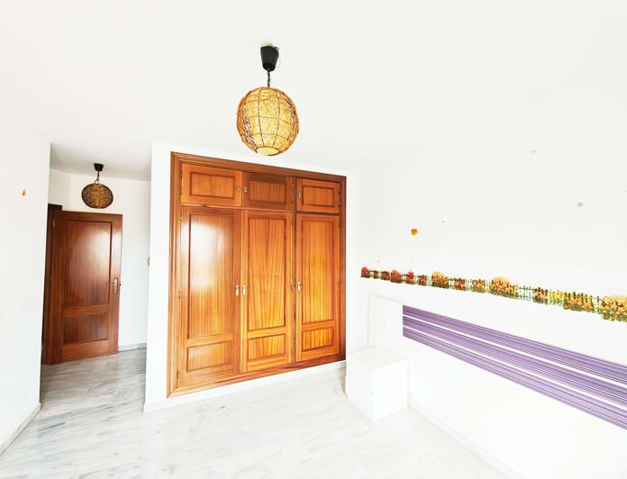 Image No.9-3 Bed Flat for sale