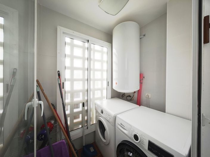 Image No.25-3 Bed Property for sale