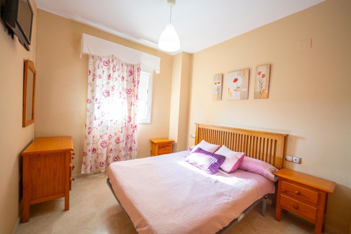 Image No.18-2 Bed Flat for sale