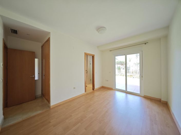 Image No.21-2 Bed Apartment for sale