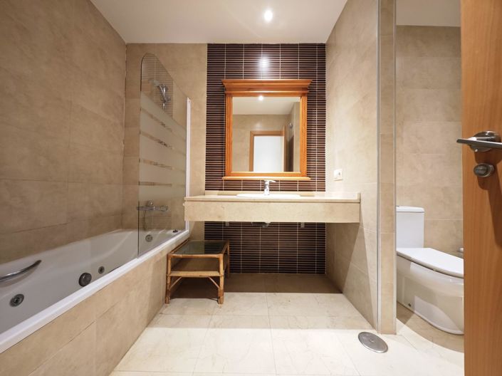 Image No.24-2 Bed Apartment for sale