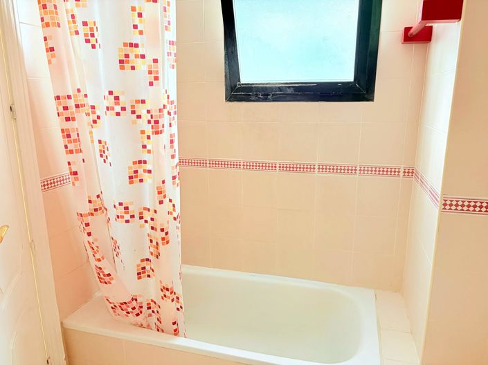 Image No.20-2 Bed Apartment for sale