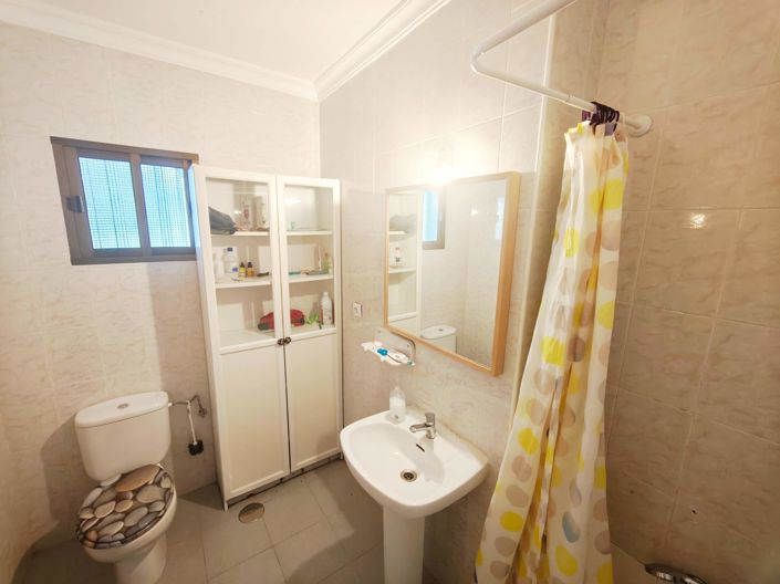 Image No.10-3 Bed House for sale