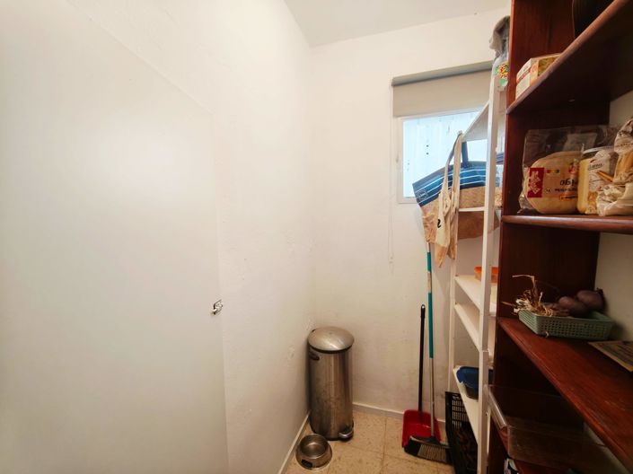 Image No.13-3 Bed House for sale