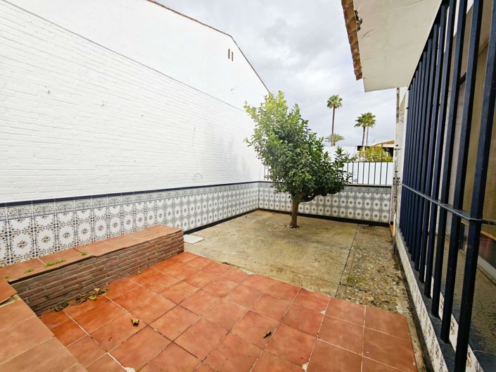 Image No.17-3 Bed House for sale