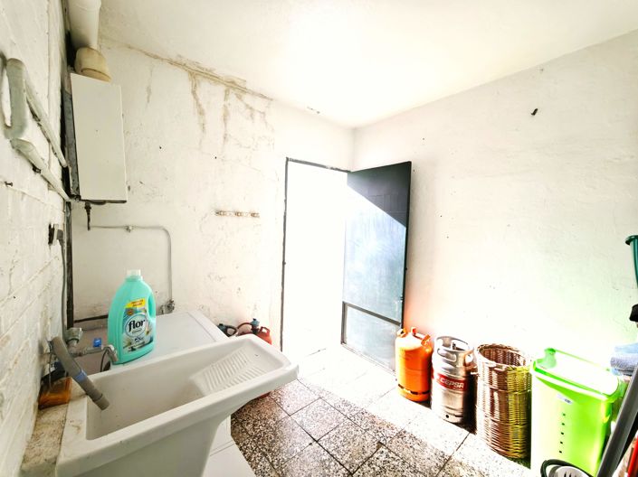 Image No.21-3 Bed House for sale