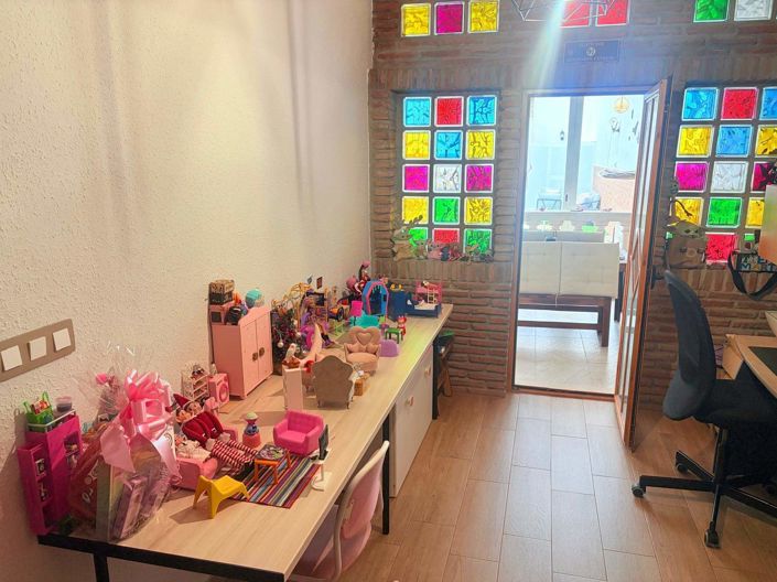 Image No.15-5 Bed House for sale