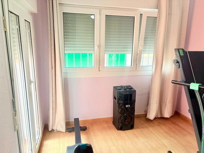 Image No.27-5 Bed House for sale