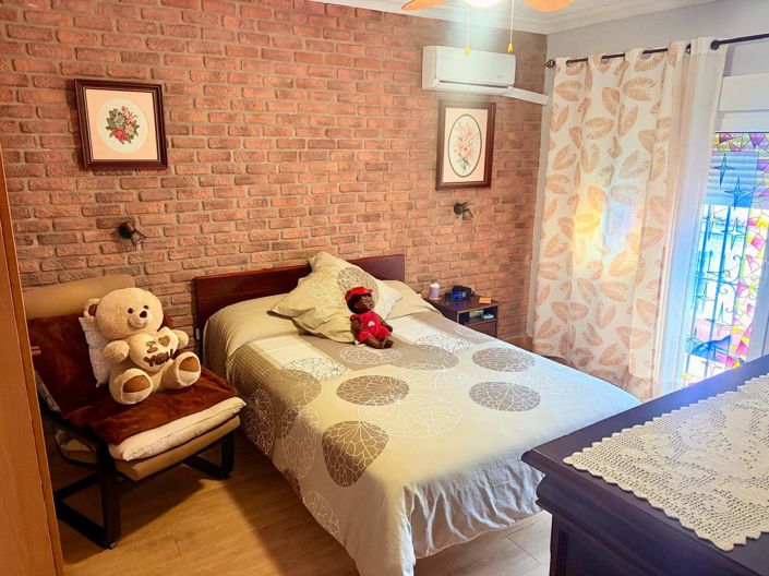 Image No.31-5 Bed House for sale