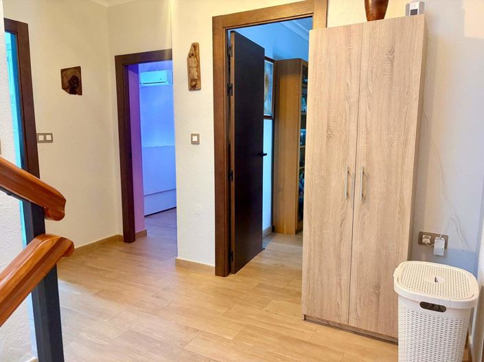 Image No.33-5 Bed House for sale