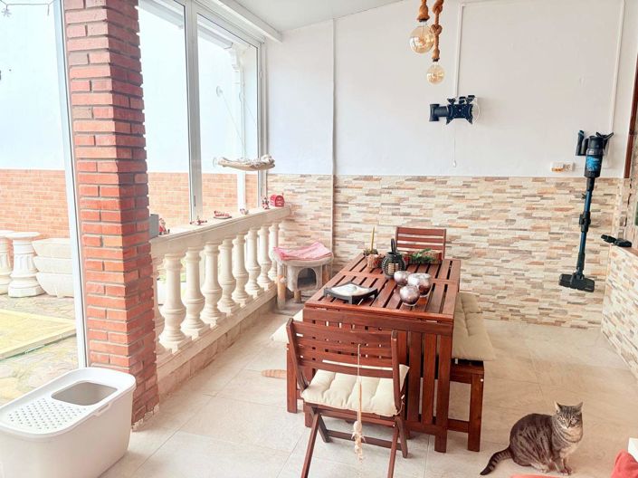 Image No.5-5 Bed House for sale