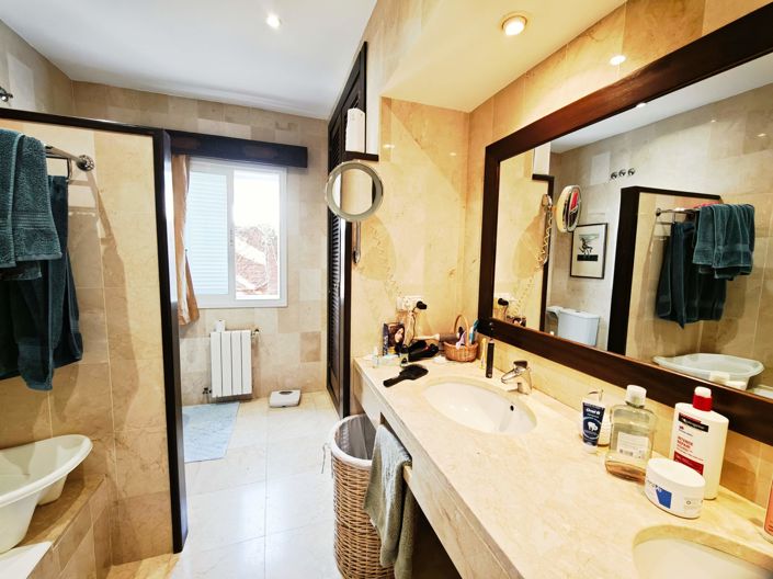 Image No.20-4 Bed Villa for sale