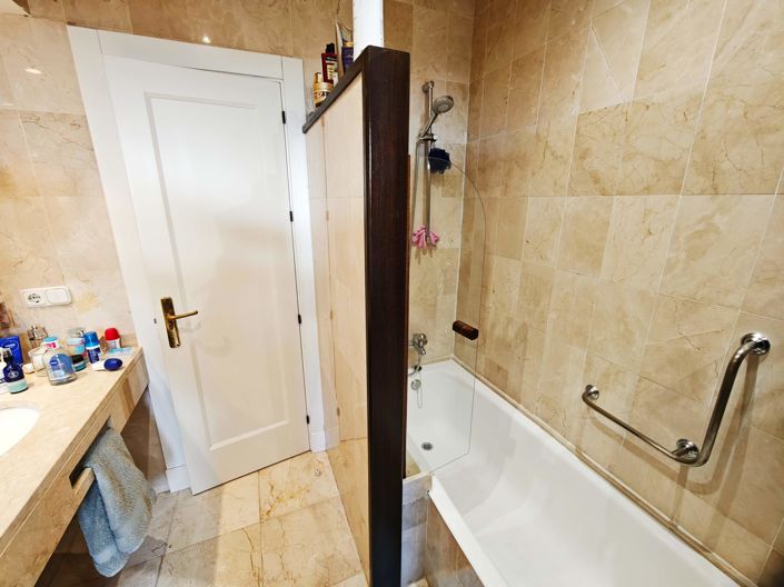 Image No.22-Villa de 4 chambres à vendre à Los Barrios